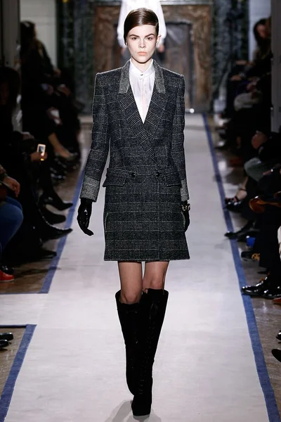 Look 1